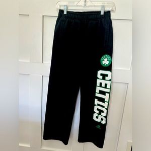 Adidas Boys Black Medium (10/12) Celtics Logo Fleece Sweatpants Like New